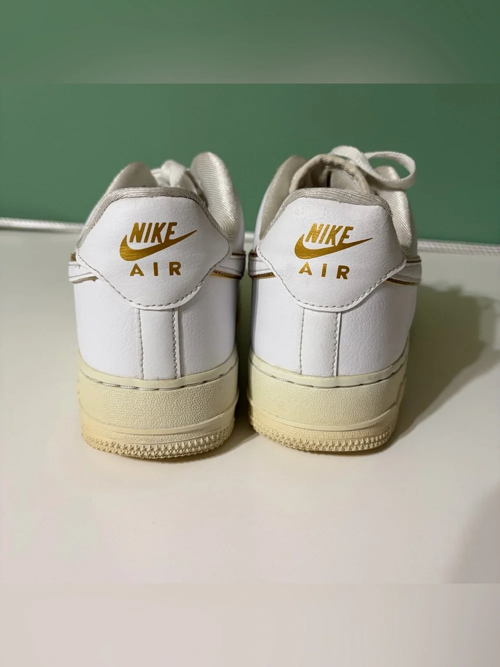 Nike Air Force 1 07 ESS Metallic Gold W Size 7.5